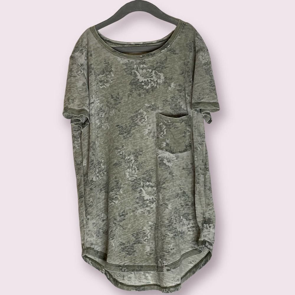 American Eagle Lightweight Floral T-Shirt- Size Small